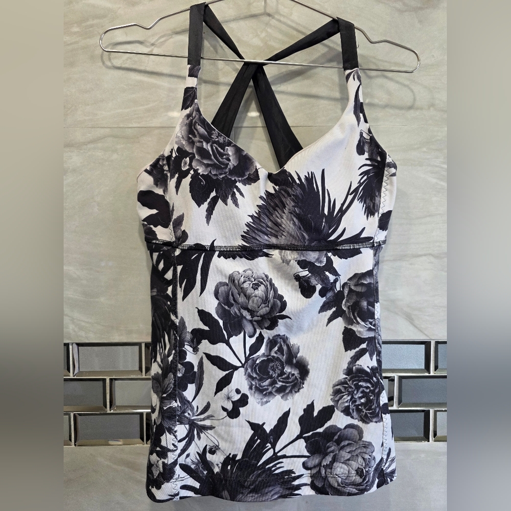 Lululemon Aria Tank II Brisk Bloom Floral Black and White